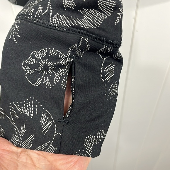 Avia Womens Workout Jacket XS 0-2 Black/Cream Floral Print 1/4 Zip Thumb Holes - Picture 5 of 13